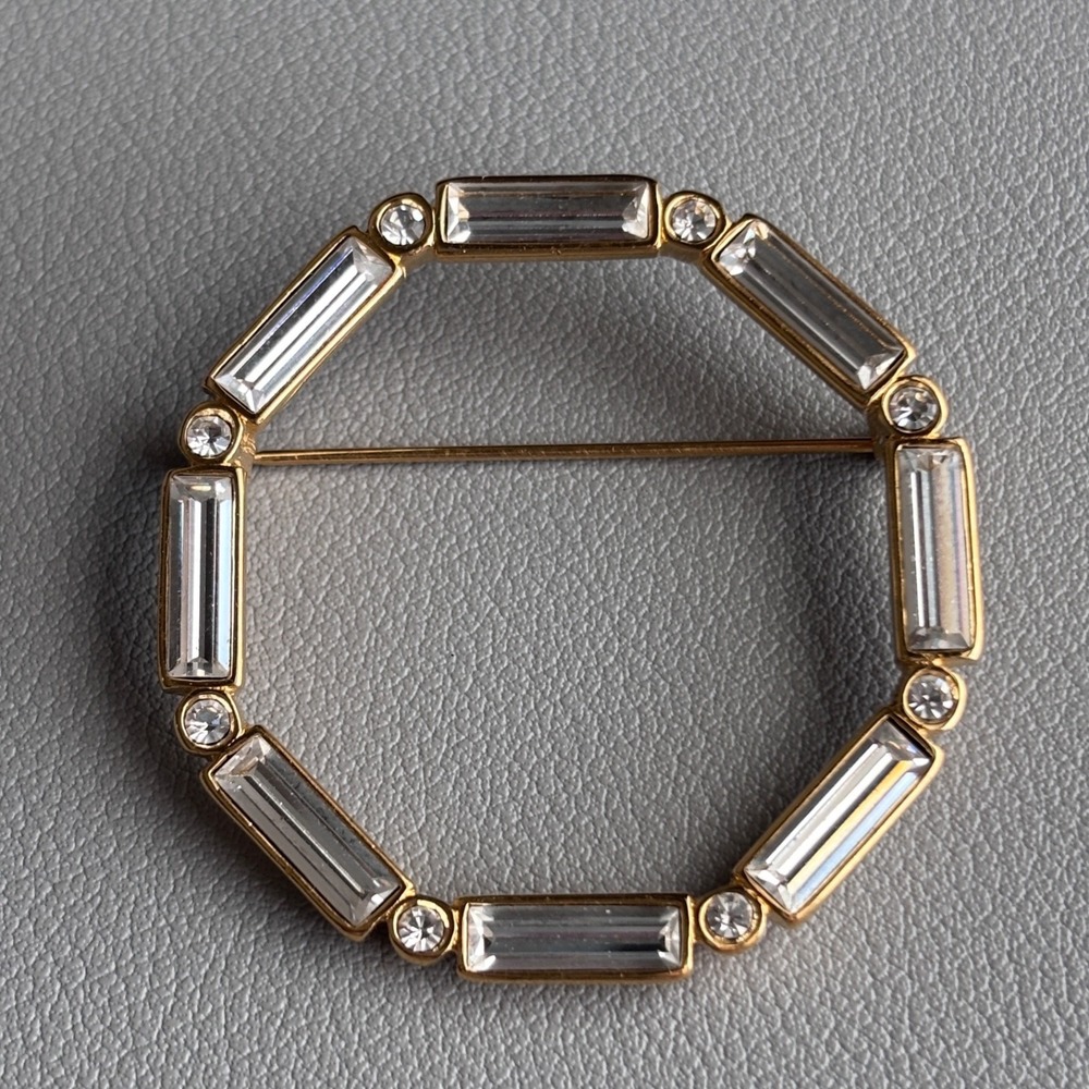 Vintage Monet Wreath‎ Brooch Gold Tone Clear Rhinestones Pin 1.5"